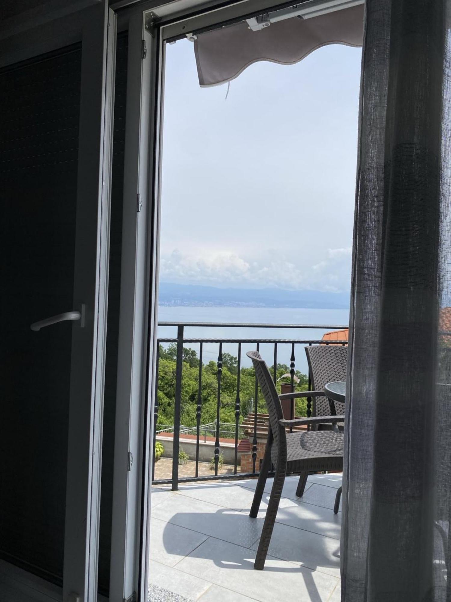 Apartments Ema Lovran Pokoj fotografie